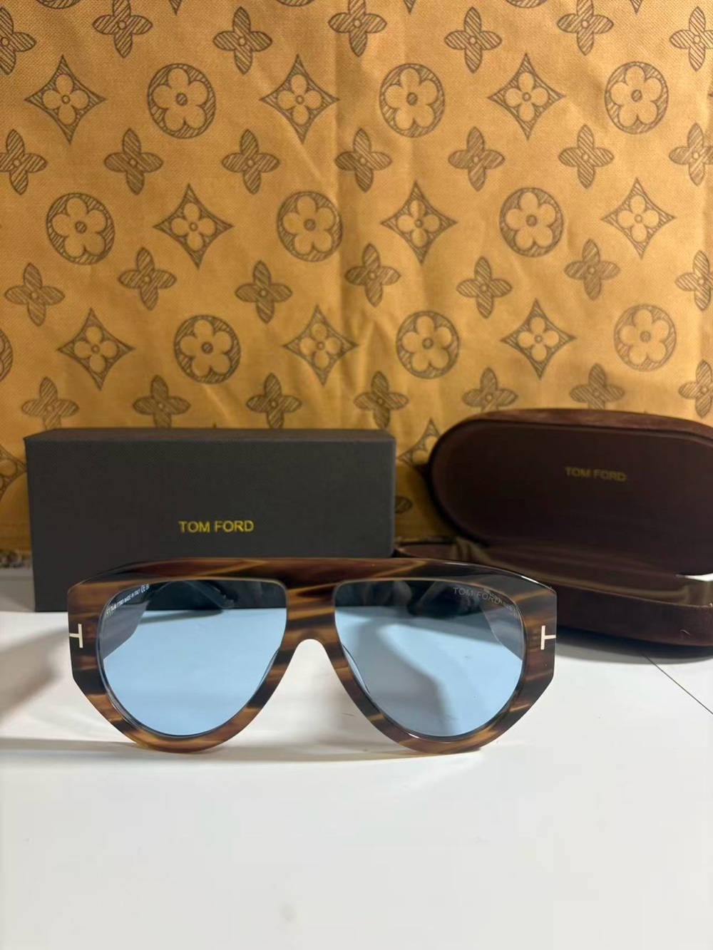 Tom Ford Tortoiseshell Frame Blue Lens Sunglasses